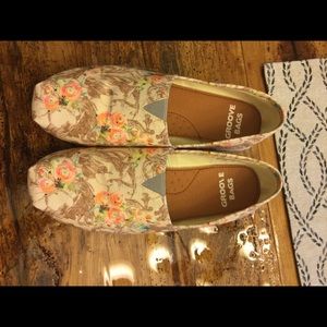 Groove Bags Canvas Shoes